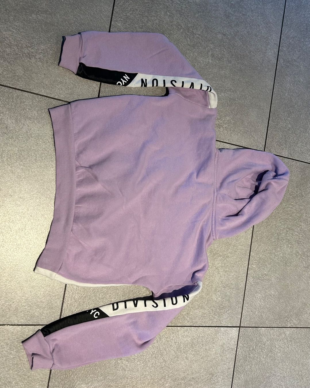 H&M Maglioni & Felpe: Pull NYC avec capuche  gr. 146 - 152 – Usato da Arbedo venduto da nadia1973 2