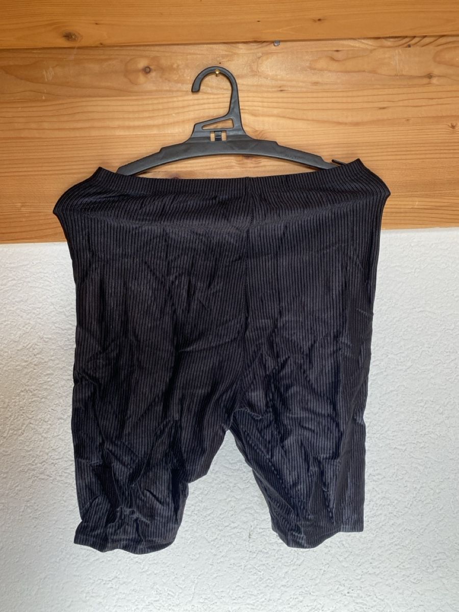 Pantaloni: Short sport taille 38 – Usato da Rubigen venduto da cam_drb7
