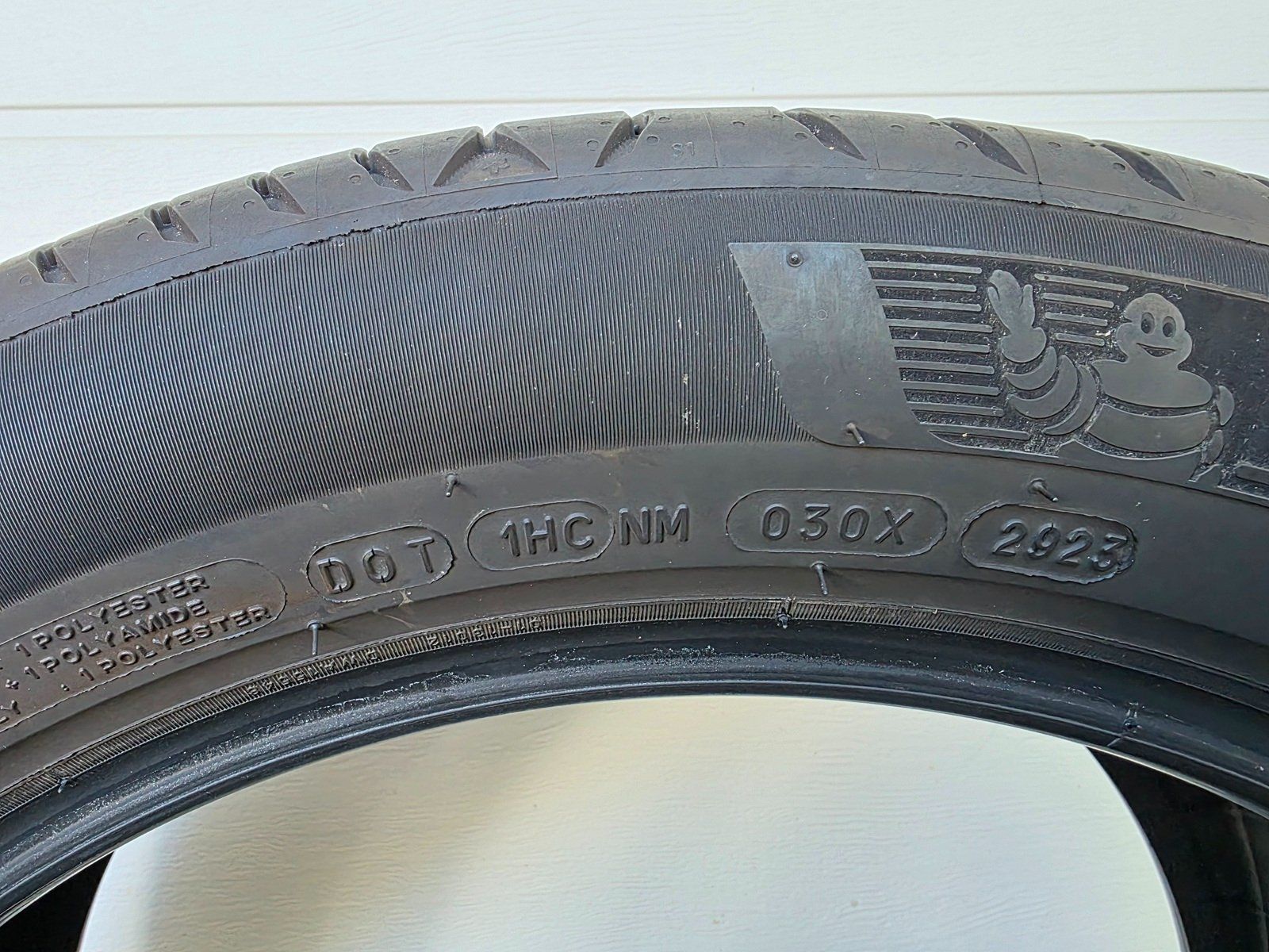 Michelin Pneus & Kompletträder: Michelin Reifen 235/50 – Gebraucht aus Weggis von Jhmathis 2
