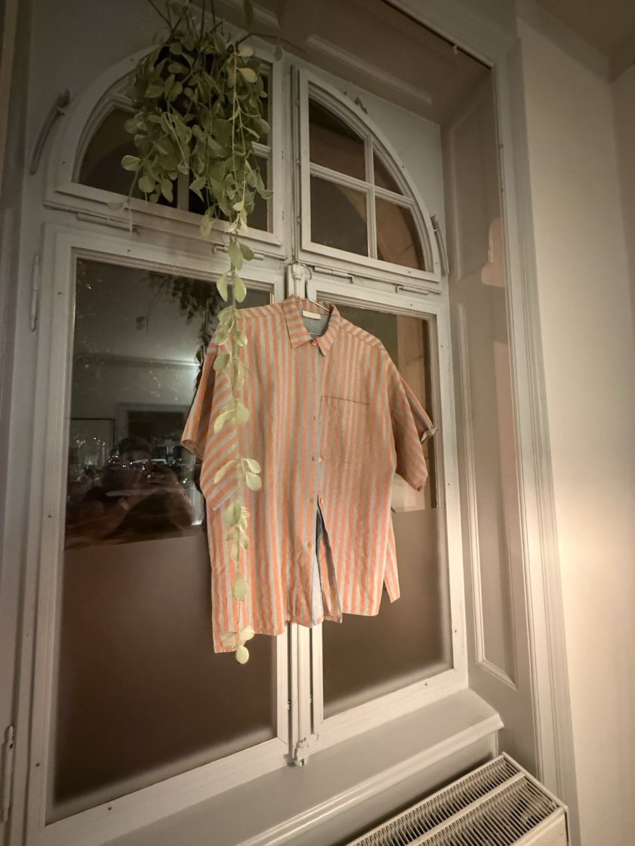 Hemden: Kurzarmhemd gestreift orange grau Oversize – Gebraucht aus Basel von Inm_r65l 1