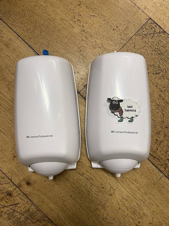 Portes-serviettes: Handtuchspender – D'occasion à Unteriberg par wg52 2