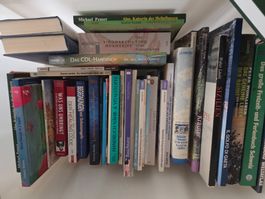 1 Kiste voller toller Bücher ab 1.-