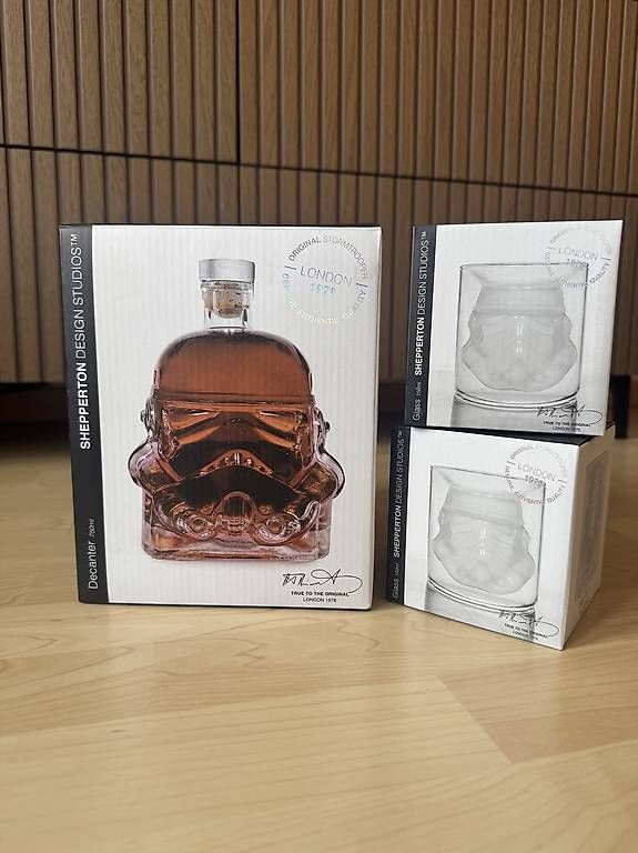 Caraffe: Star Wars Stormtrooper, Karaffe inkl. Gläser – Nuovo (secondo la descrizione) da Küssnacht am Rigi venduto da rob_y5sl