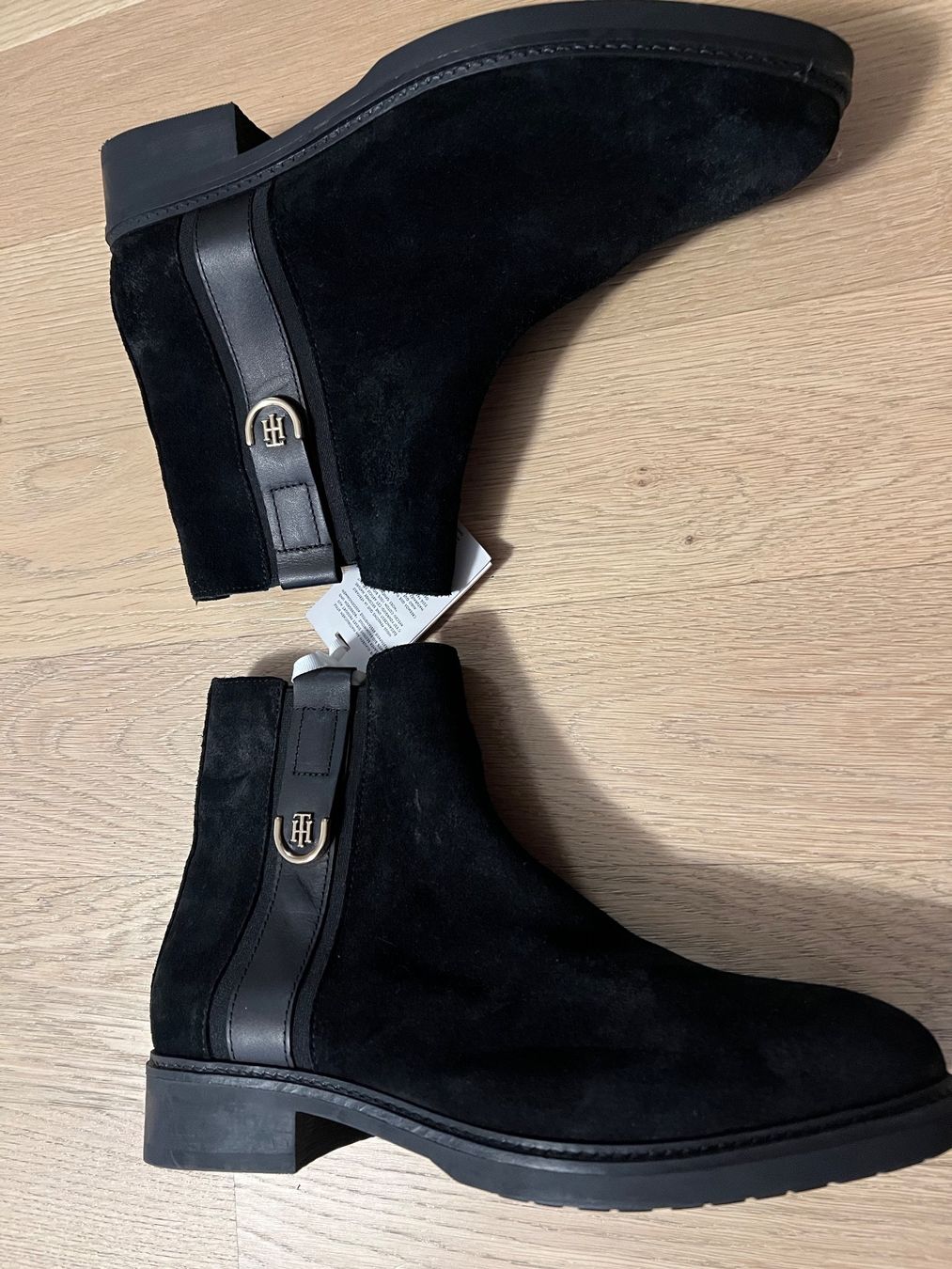 Tommy Hilfiger Scarpe da donna: Stiefeletten, Tommy Hilfiger, Grösse 40, Neu – Nuovo e nell'imballaggio originale da St. Gallen venduto da mirnes84 2