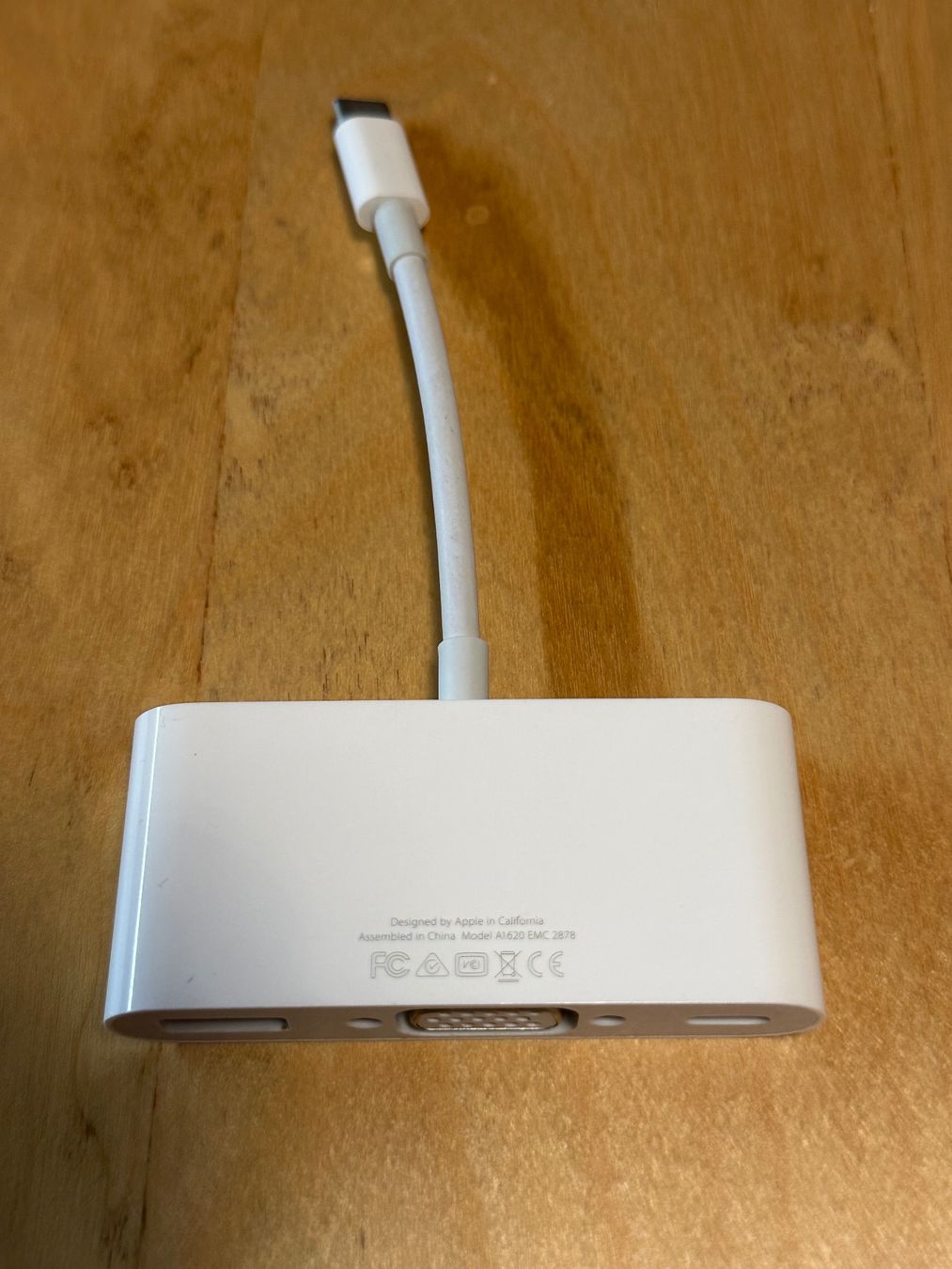 Apple Unità & Adattatore: Apple USB-C VGA Multiport Adapter Wire iPhone iPad TV – Usato da St. Gallen venduto da S_rnw2 1