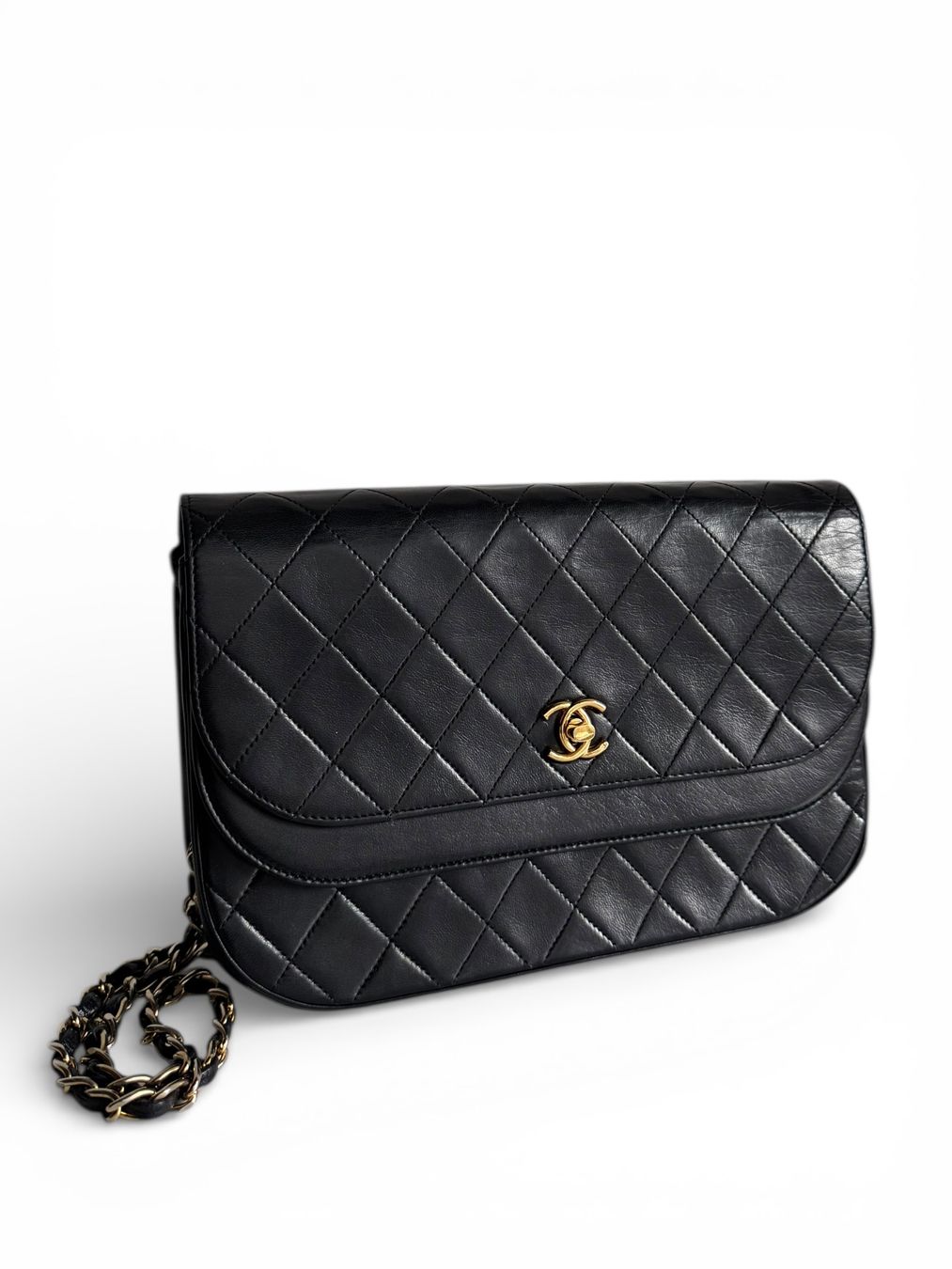 Chanel Borse da donna: CHANEL Lambskin Half Moon Double Flap Tasche – Usato da Kriens venduto da hannaandkiko