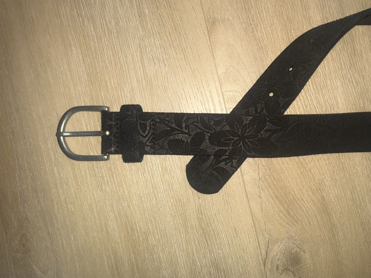 Cinture: Schwarzer Echtleder Guertel, Gr. 85, Top Zustand! – Nuovo (secondo la descrizione) da Liestal venduto da isa_8y72 4
