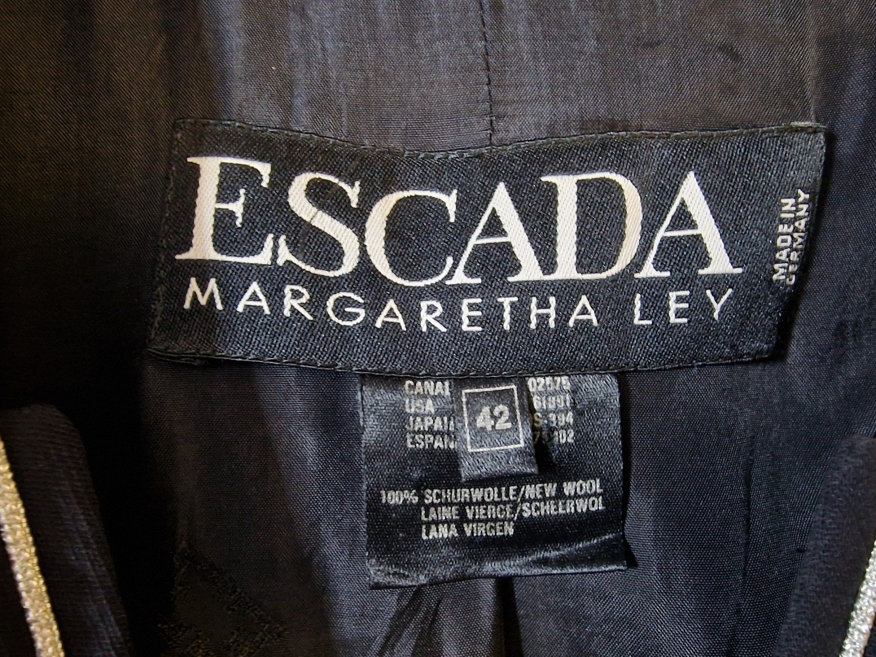 Costumi: Rock-Blazer-Kostüm von Escada – Usato da Sargans venduto da pjo01 7