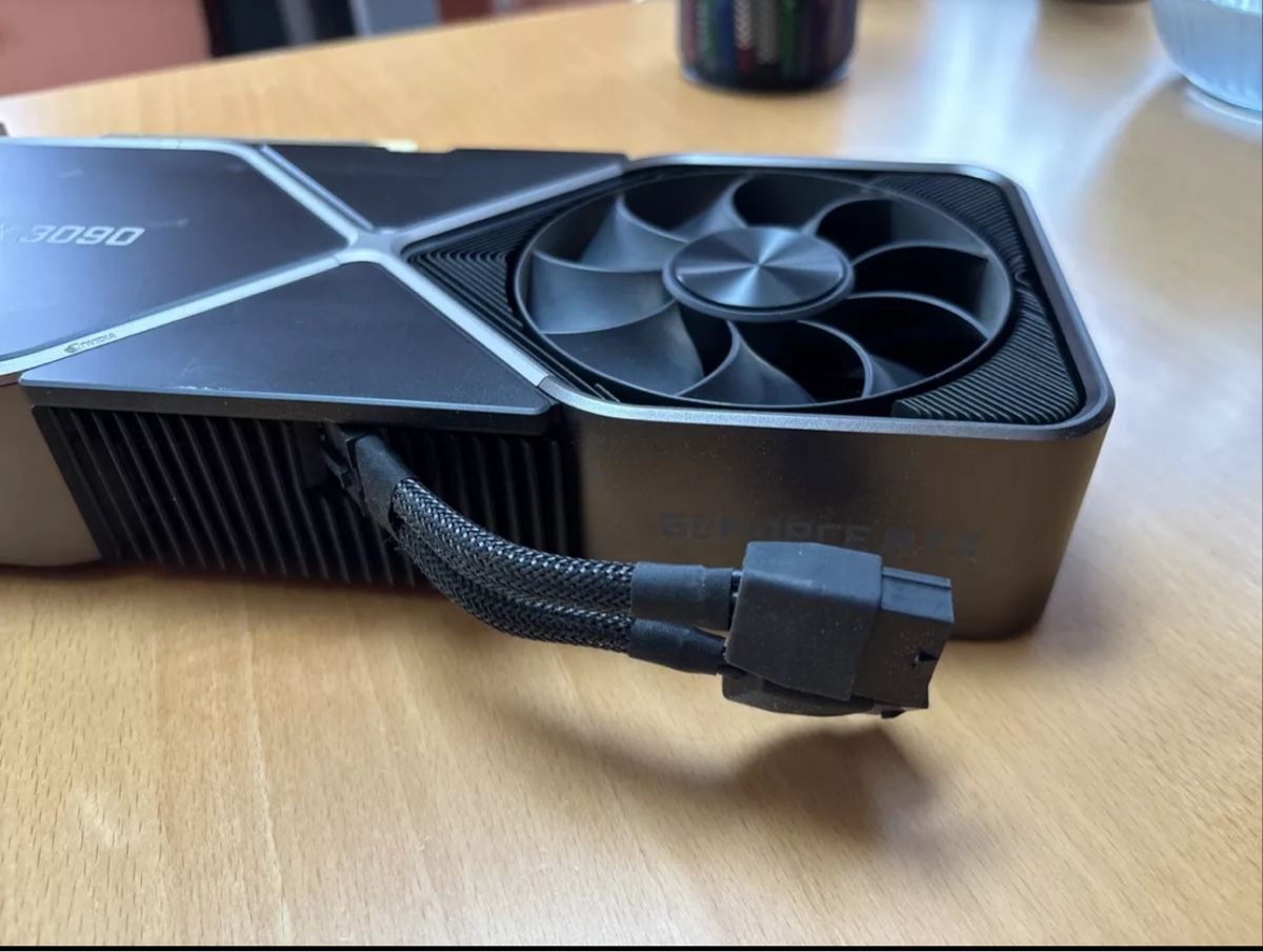 Nvidia Grafikkarten: NVIDIA GeForce RTX 3090 Founders Edition FE 24GB GDDR6 GPU – Gebraucht aus Kriens von  2