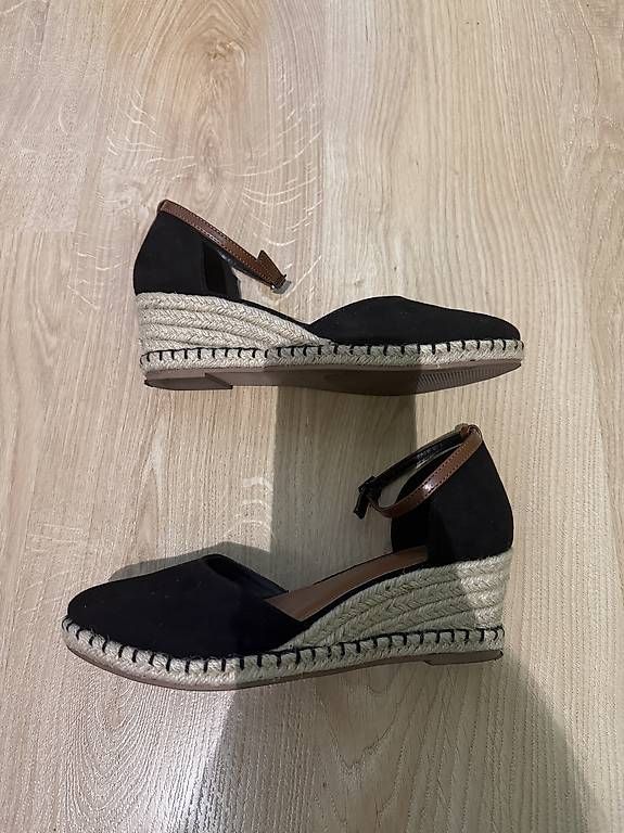 Next Scarpe da donna: Next Sandalen mit Absatz Grösse 38.5 – Usato da ZUFIKON venduto da SULMI01 1