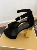 Sandales Michael Kors Porter en daim noir à talon doré – 38