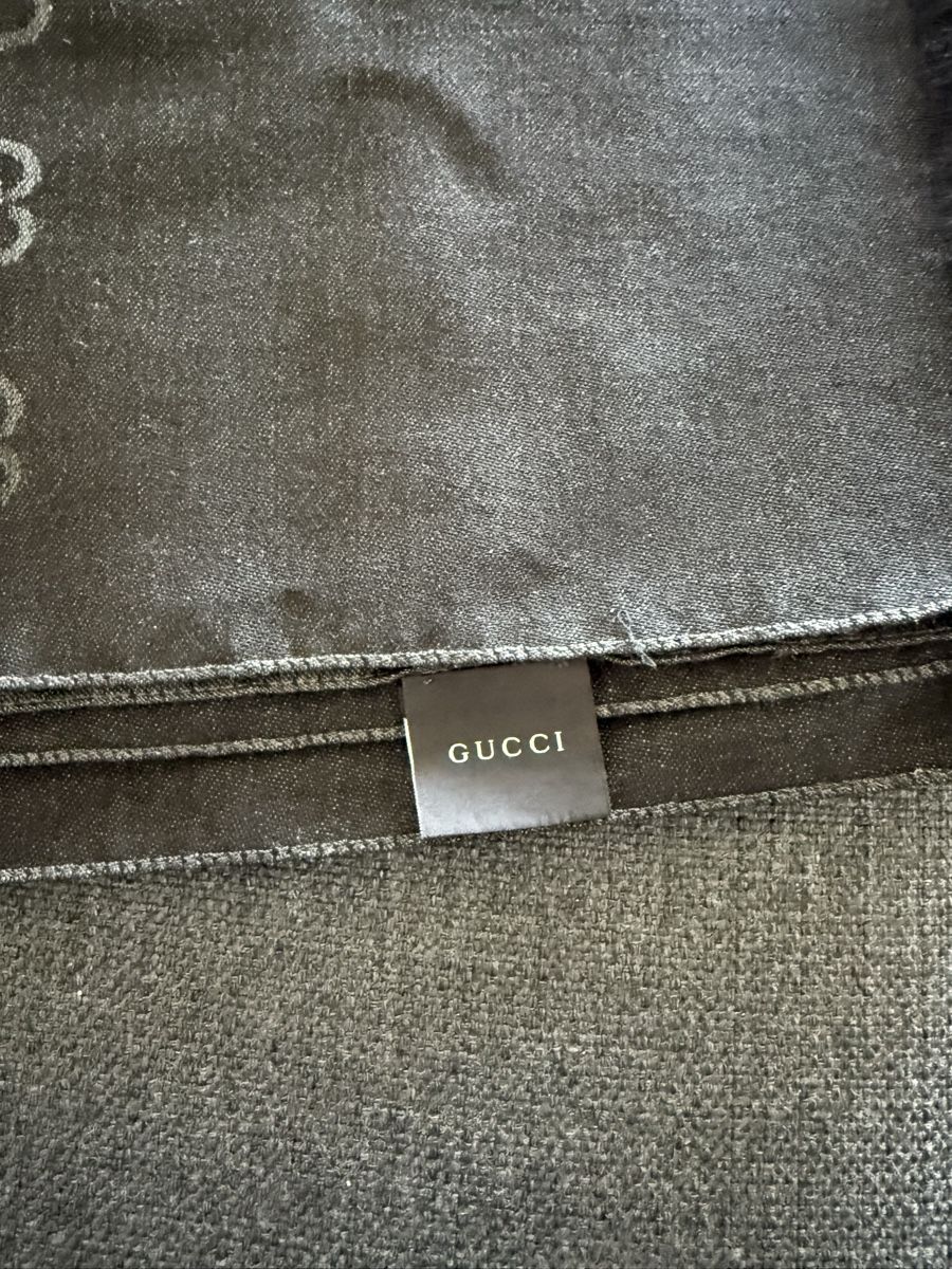 Gucci Foulard & Sciarpe: Gucci Schal Woll-Seiden-Mischung – Usato da Zollikon venduto da snowflake10- 2