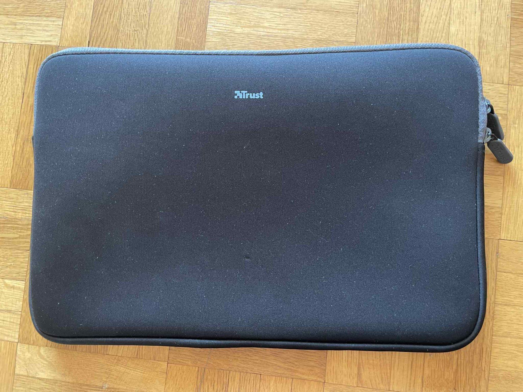 Covers & Borse: 13-inch black laptop case – Usato da Zürich venduto da mei_wvq7