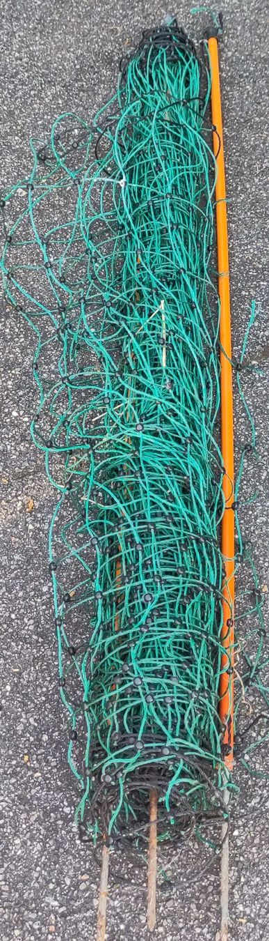 Altre attrezzature per stalle: Steckzaun Netz mit 3 Pfosten – Usato da Derendingen venduto da Biberister