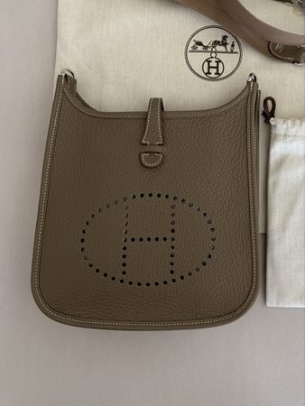 Hermes Umhängetasche Evelyne 23 Etoupe neuwertig