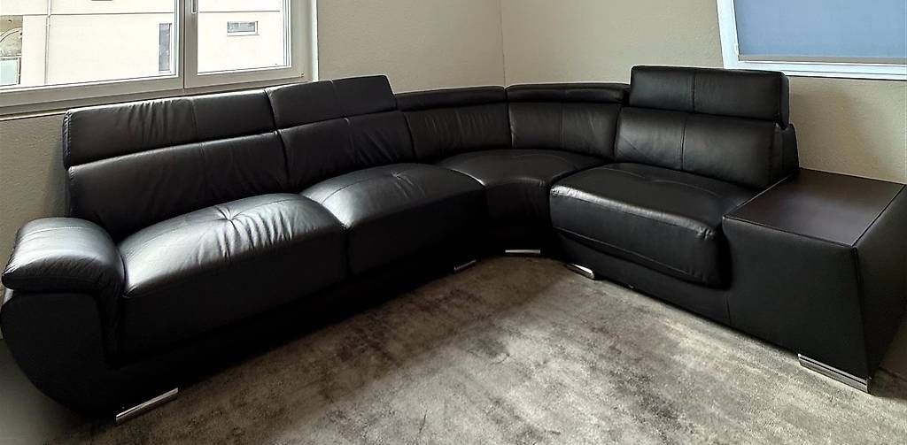 Sofas: Ecksofa mit verstellbarer Kopflehne - Echtleder – Gebraucht aus Wilen b. Wil von Sarah3