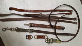 Diverse alte Leder -Riemen