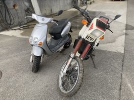Gilera RX 125 und Yamaha Neos 50 Roller 