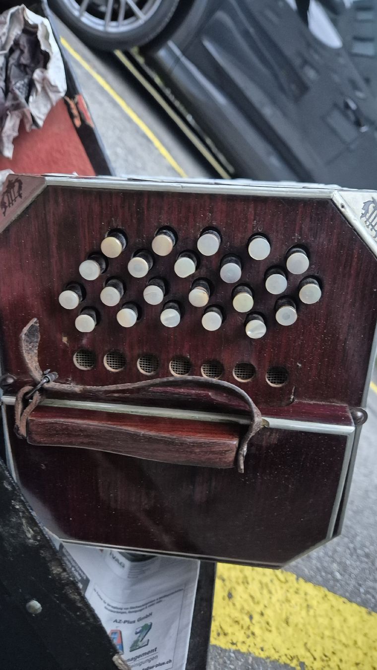 Strumenti musicali: Antike Handorgel – Usato da Rämismühle venduto da beni0010 2