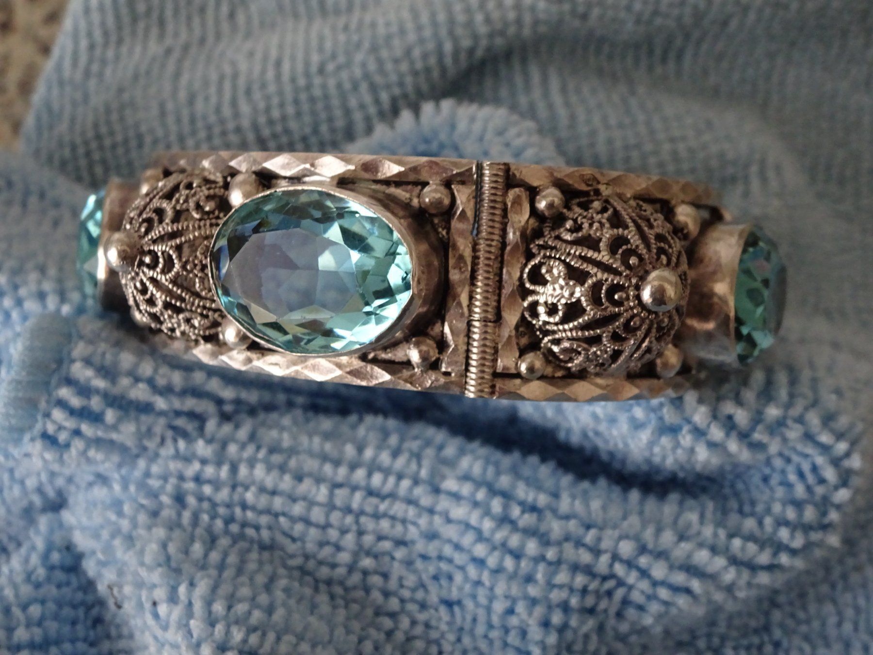 Bracciali & Braccialetti: Exklusiver Armreif / Blautopas – Usato da Esslingen venduto da FetteSchnecke 1