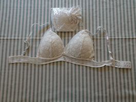 2 Stk. (1xneu) weisse Bustier / BH Brust Pads Gr. S - 225243