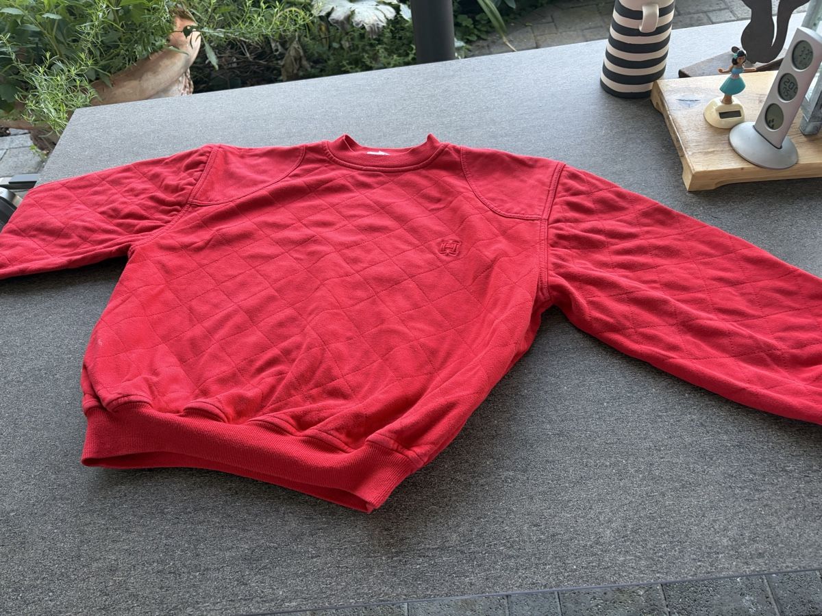Hermès Pulls & Sweat-shirts: Hermès Paris Pullover rot Grösse M guter Zustand – D'occasion à Solothurn par Congela