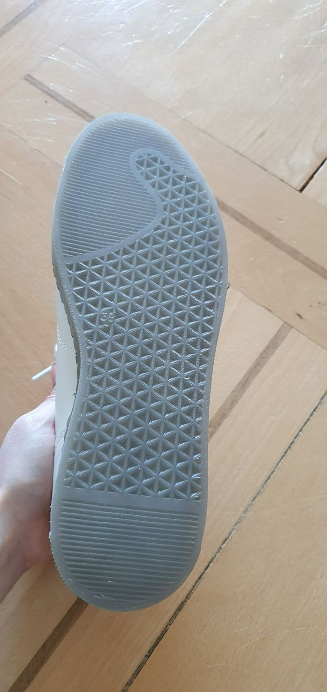 Tamaris Scarpe da donna: Tamaris Sneaker Weiss Gr. 38 – Nuovo (secondo la descrizione) da St. Gallen venduto da rid_2fs2 3