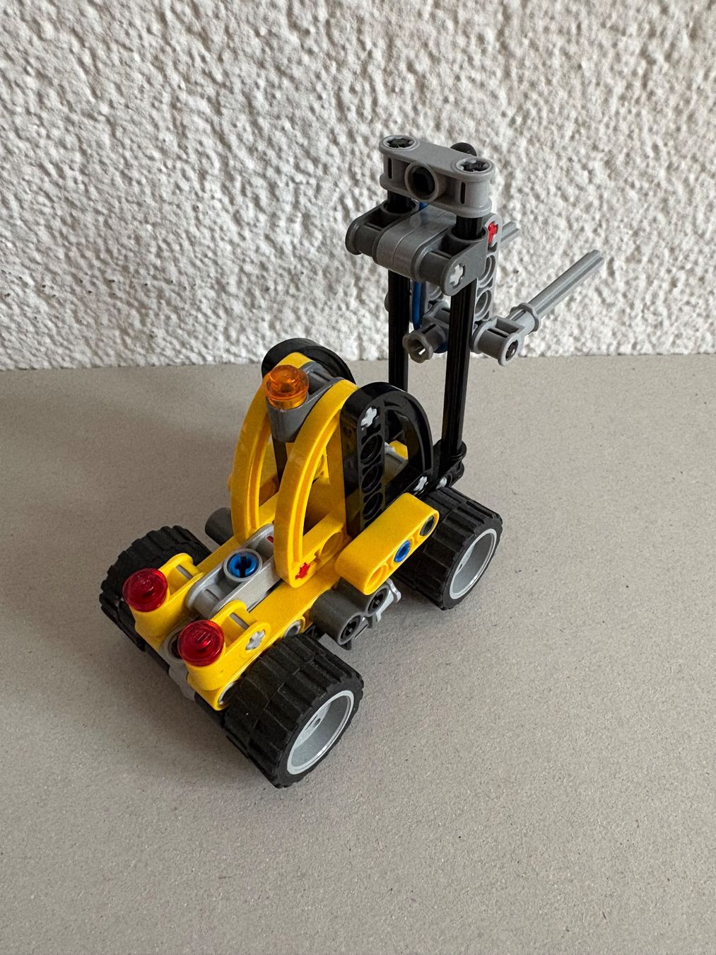 Lego Giocattoli: LEGO Technic Mini Forklift 8290 – Usato da Wollerau venduto da per_q7wn 5