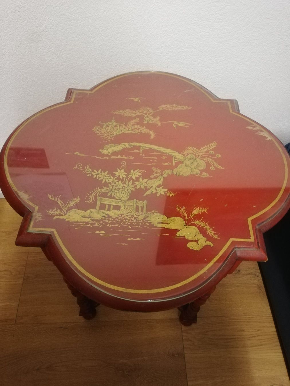 Tavoli: sehr alter Chinesischer Tisch mit Glasplatte – Usato da Dübendorf venduto da ThomasHans