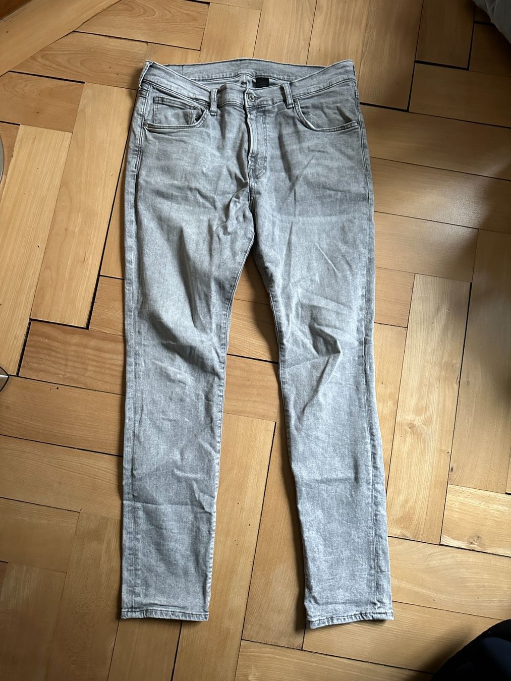 H&M Jeans: Skinny Jeans hellgrau - W36 – Usato da Zürich venduto da Diazaio