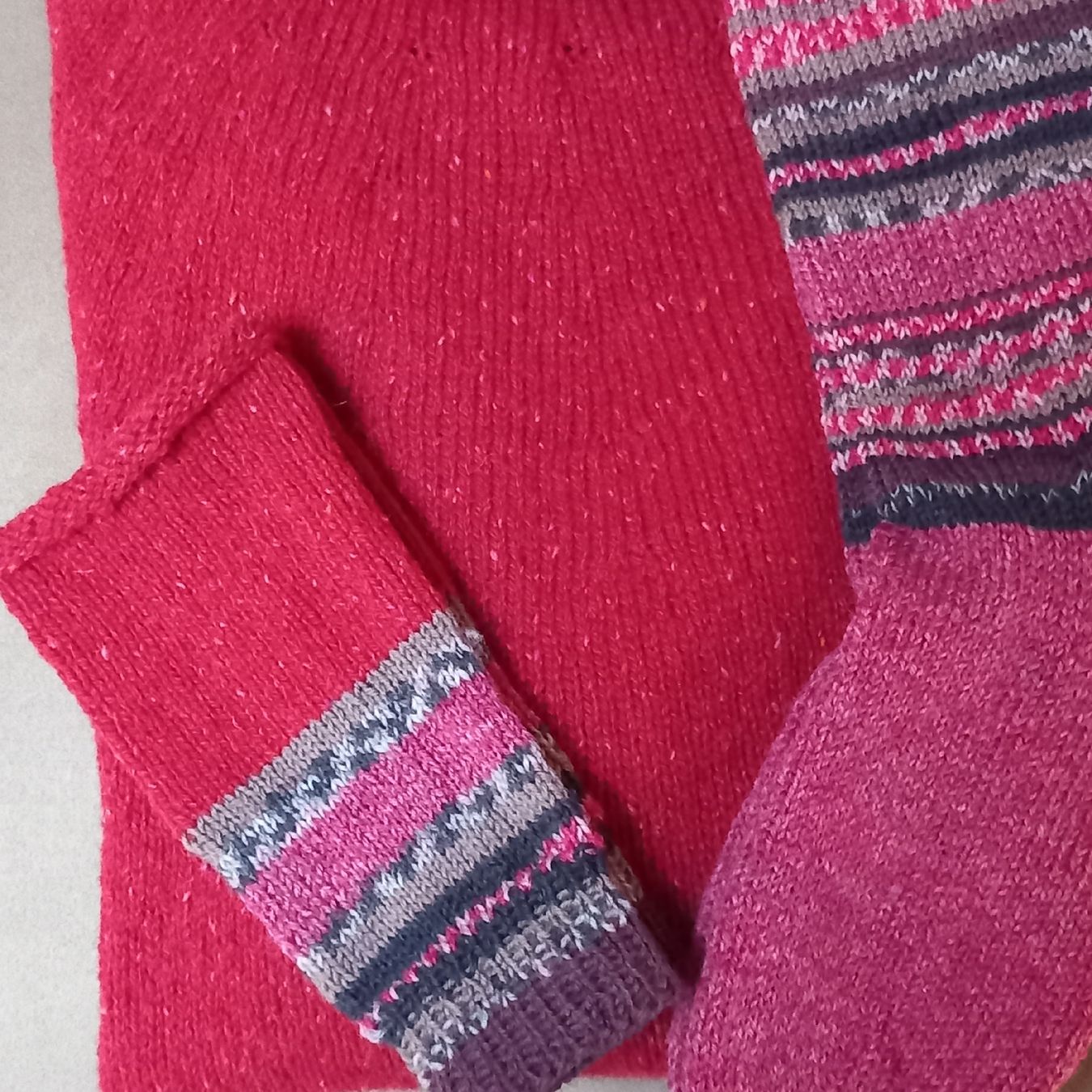 Maglioni & Felpe: Handgestrickt, Tweed Pullover, Socken, Stulpen – Nuovo (secondo la descrizione) da Näfels venduto da gil_sindamel