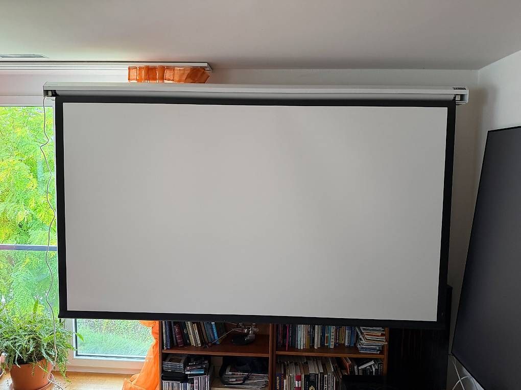 Home Cinema: Vutec Lectric I Motorleinwand 110" – Usato da Lachen SZ venduto da ait_bfq7