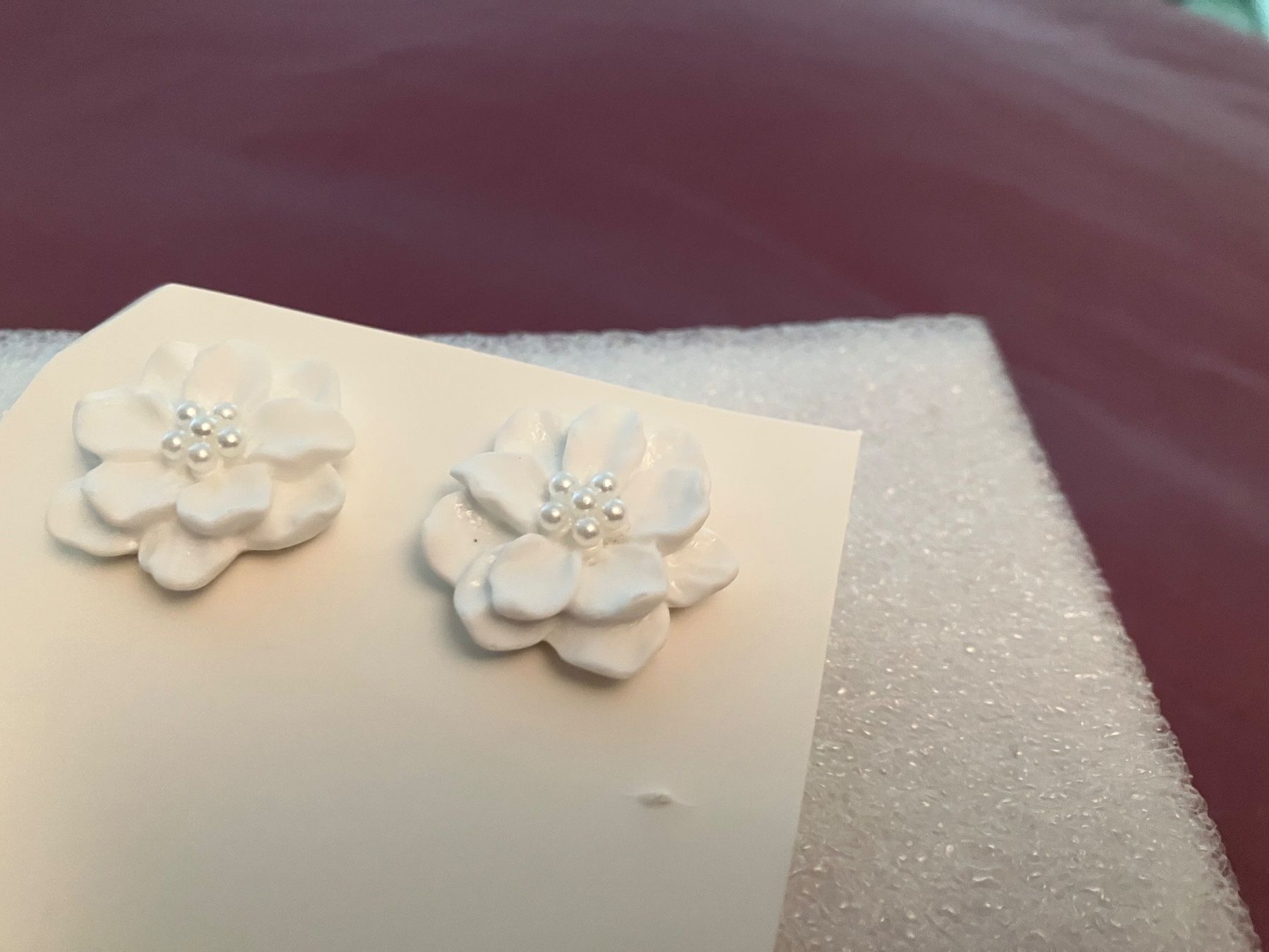 Ohrringe & -stecker: Modeschmuck, hübsche weisse Blumenohrringe mit Perlen Akzent – Neu (gemäss Beschreibung) aus Affoltern am Albis von Dlotti 2