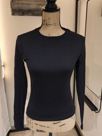 Langarmshirt Refresh schwarz eng anliegend guter Zustand