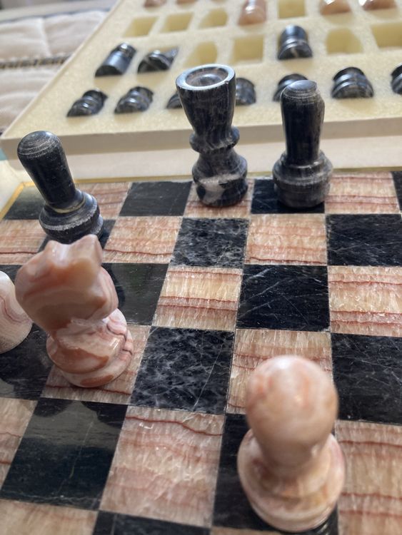 Beau grand jeu d'échecs en marbre avec échiquier en marbre - Catawiki