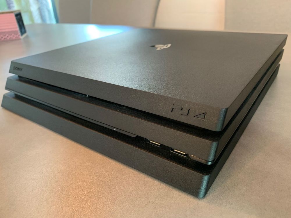 Playstation 4 Pro 1TB, kaum gebraucht, sehr guter Zustand Kaufen auf