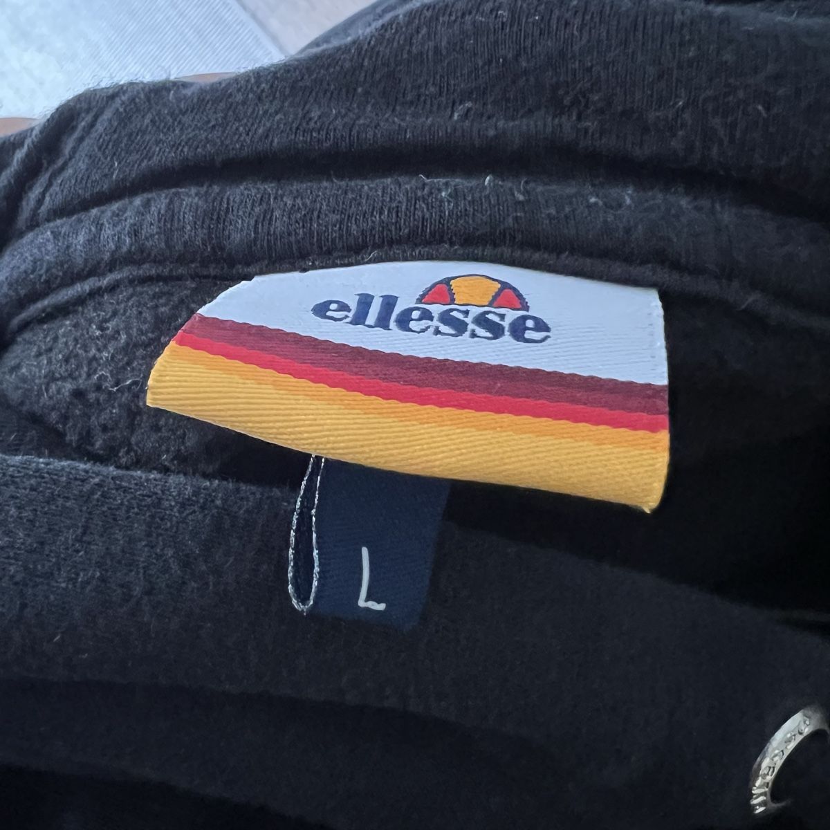 Ellesse Maglioni & Felpe: Sweat Ellesse Homme noir - Taille L – Usato da Marin-Epagnier venduto da SuziManu 1