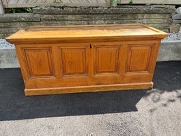 Holztruhe