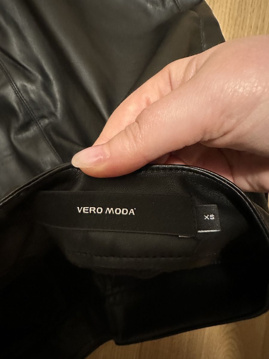 Vero Moda Gonne: kunstleder minirock (XS) – Nuovo (secondo la descrizione) da Freidorf TG venduto da driftingforthrifting 2