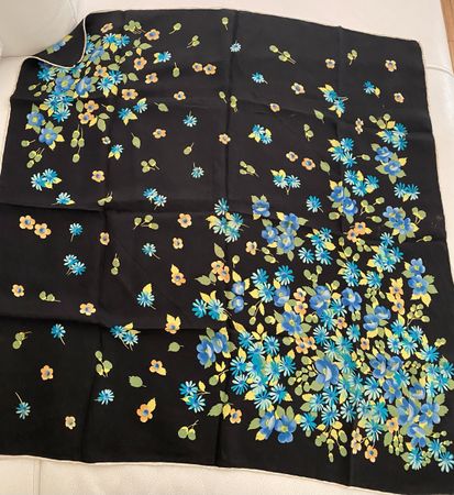 Seiden Foulard 🌸