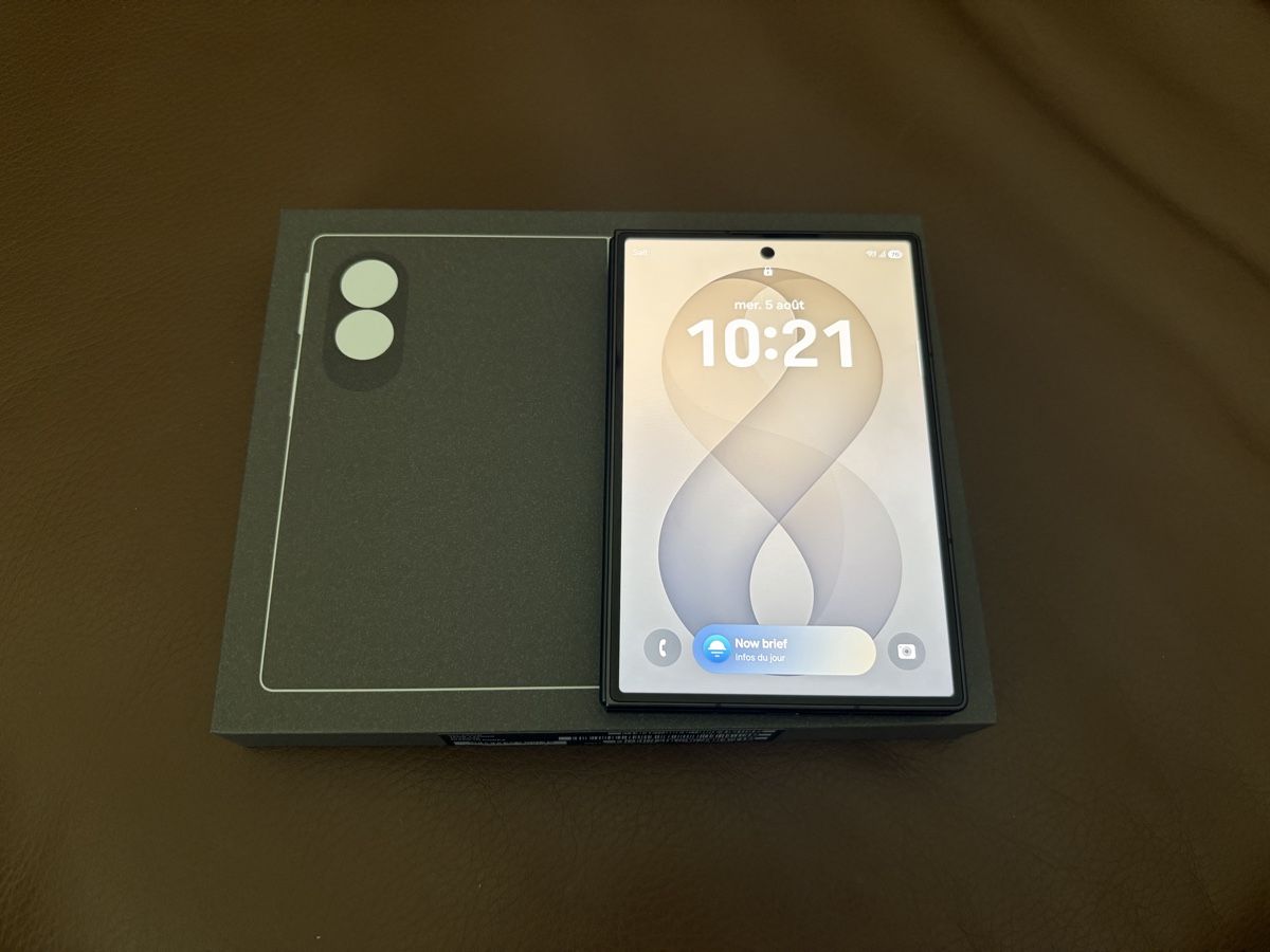 Samsung Portables: Samsung Galaxy Z Fold8 Fold 8 - 256Gb - Graphite - Neuf – Neuf (Voir description) à Meyrin par Samos23 1