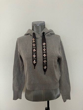 Pull à capuche gris avec détails bijoux, taille S