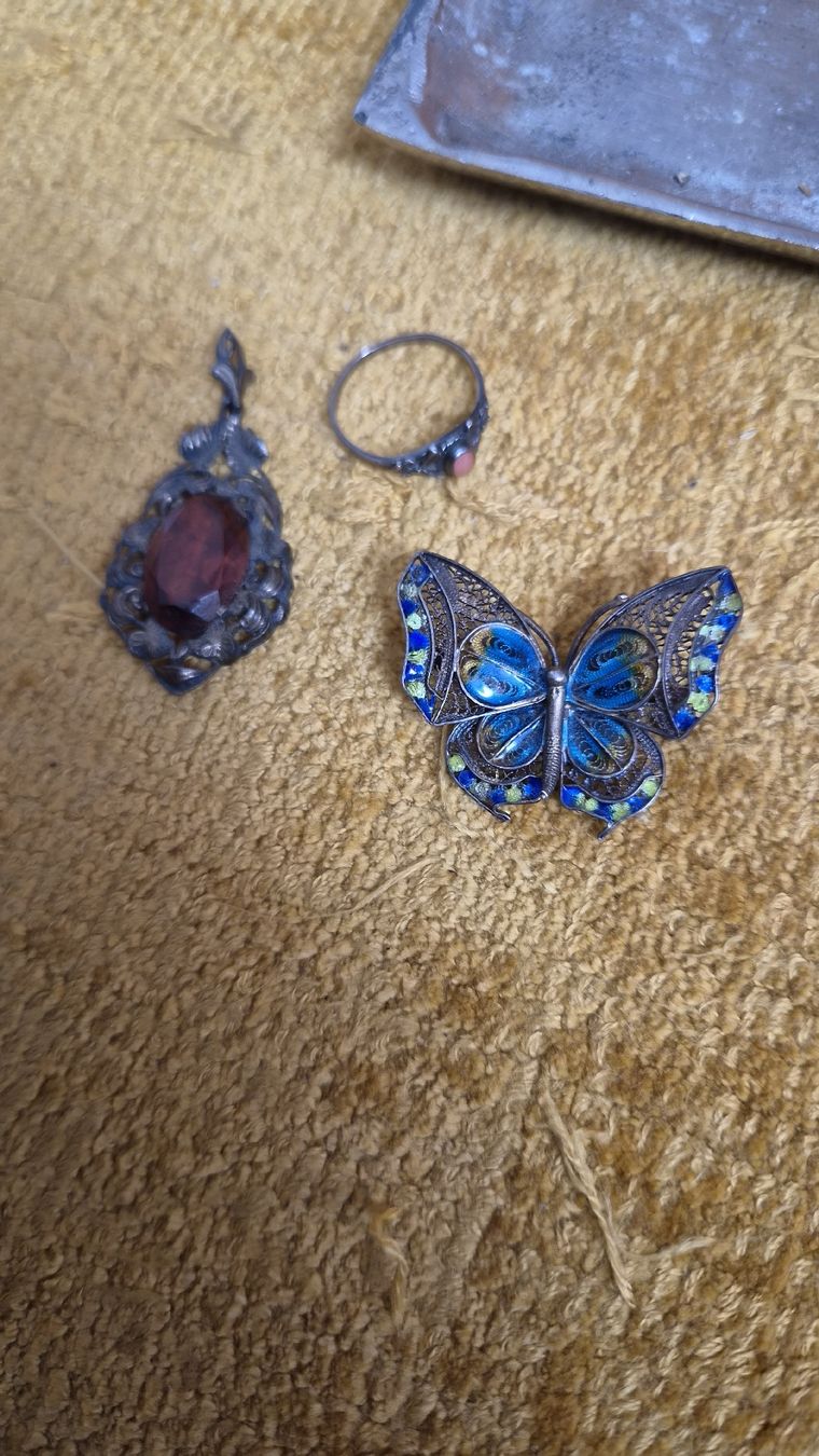 Altri gioielli: Schmuck Set Brosche Anhänger Ring antik – Usato da Kölliken venduto da MissesBossTop1