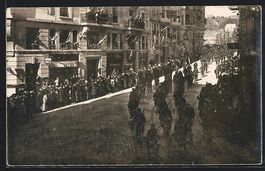 Foto-AK Lausanne, Parade mit Soldaten au