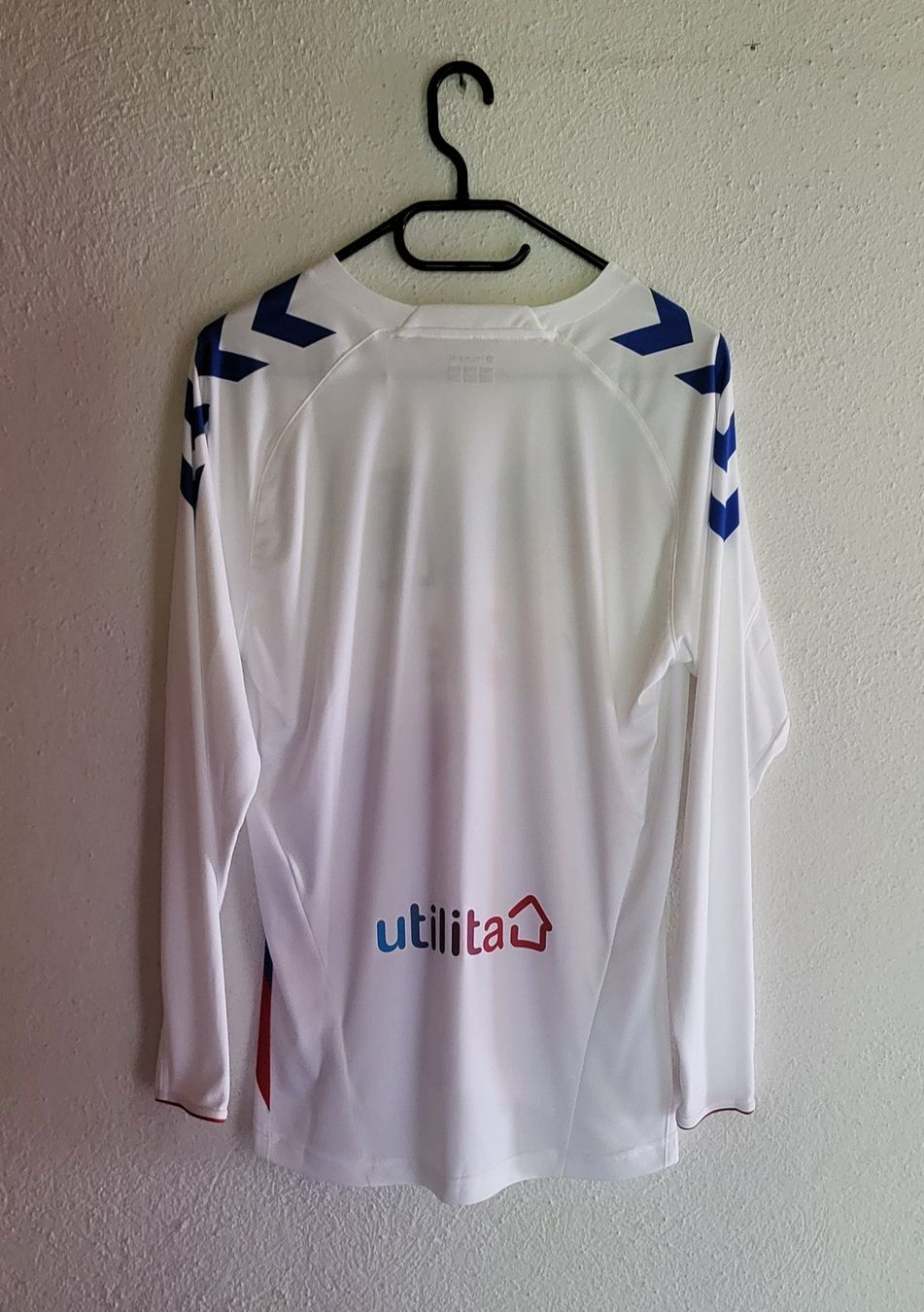 Leibchen & Hosen: Neues Glasgow Rangers Trikot – Neu und originalverpackt aus Ammerswil AG von Treemountain 1