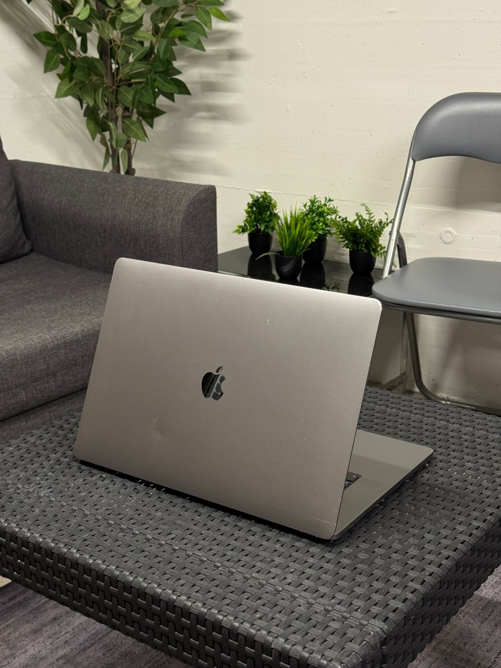 Apple Notebook: MacBook Pro 16inch, Intel i9, 64GB RAM, 1TB SSD – Usato da Zürich venduto da TechResellers 1