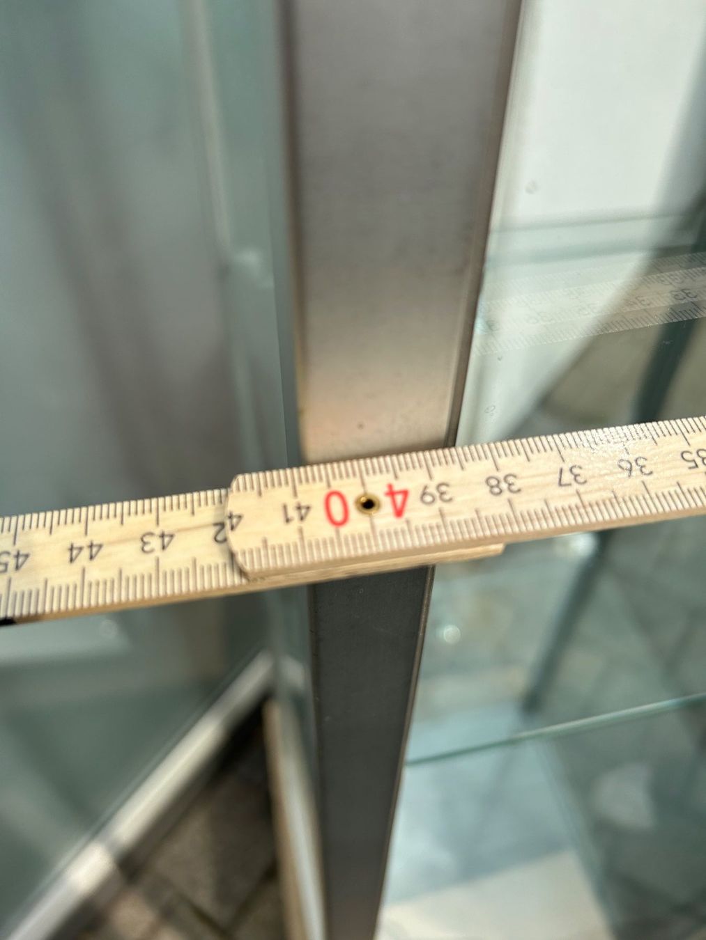Vitrines: Glasvitrine mit Beleuchtung – D'occasion à Aarau par Tanichtis01 5