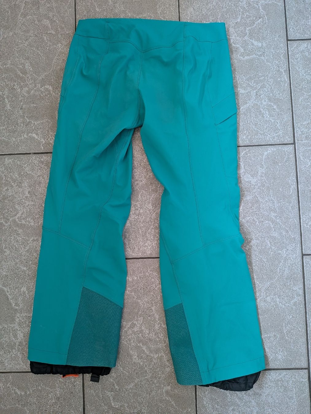 Pantaloni: Arc'teryx Damen Softshellhose Gr. 8 – Usato da Schöftland venduto da Surface 2