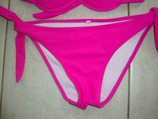 Costumi da bagno & Bikini: BIKINI GR.S CUP A NEUWERTIG – Usato da Rotkreuz venduto da Samballi 2