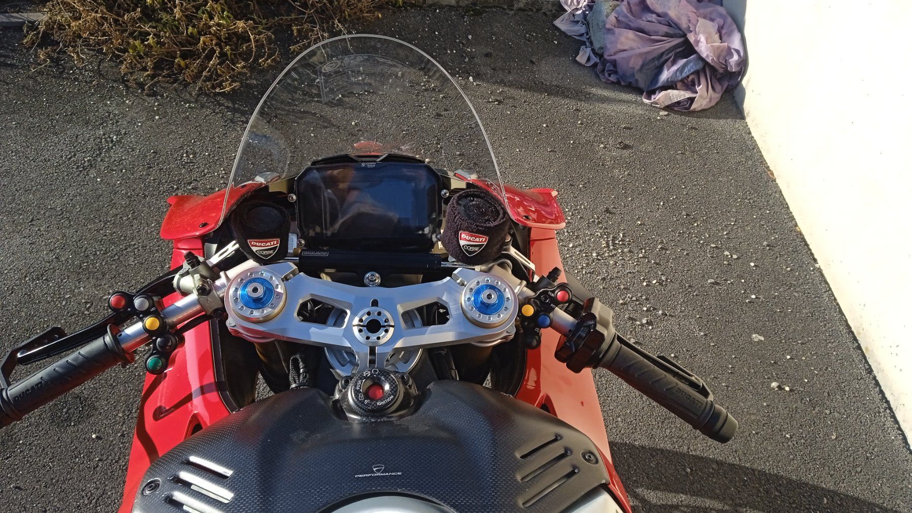 Ducati Strada: Ducati Panigale V4R – Usato da Zizers venduto da AstraT 2
